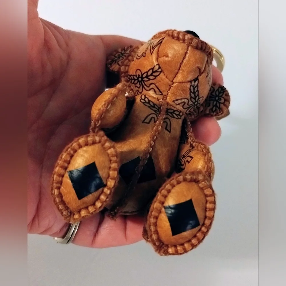 MCM Bear Bag Charm Cognac - Picture 5 of 10
